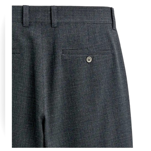 Zara Men's Textured Stretch Pants
Dark Gray Size: Waist 38 Length 32 Zara - Picture 3 of 10